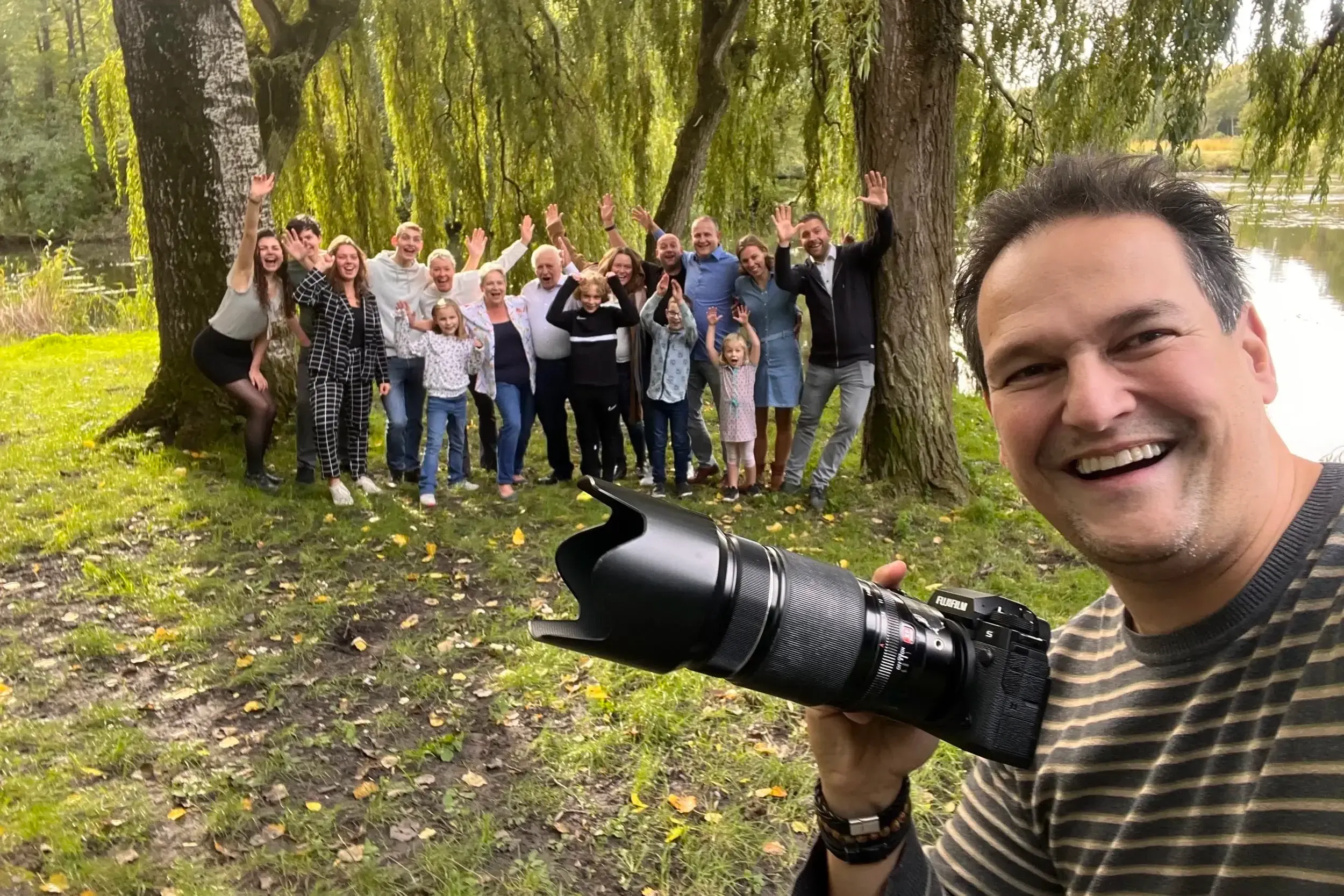 Stefan Segers aan het werk tijdens een familiefotoshoot