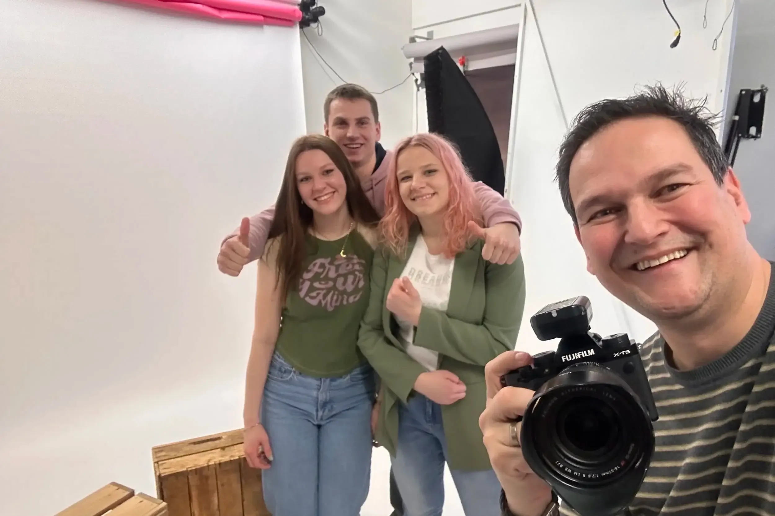 Stefan Segers aan het werk tijdens een familiefotoshoot