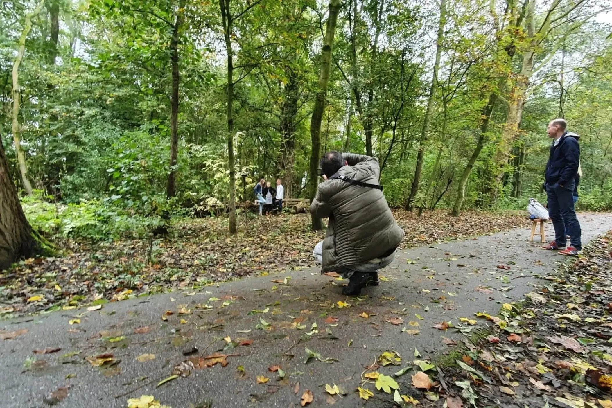 Stefan Segers aan het werk tijdens een familiefotoshoot